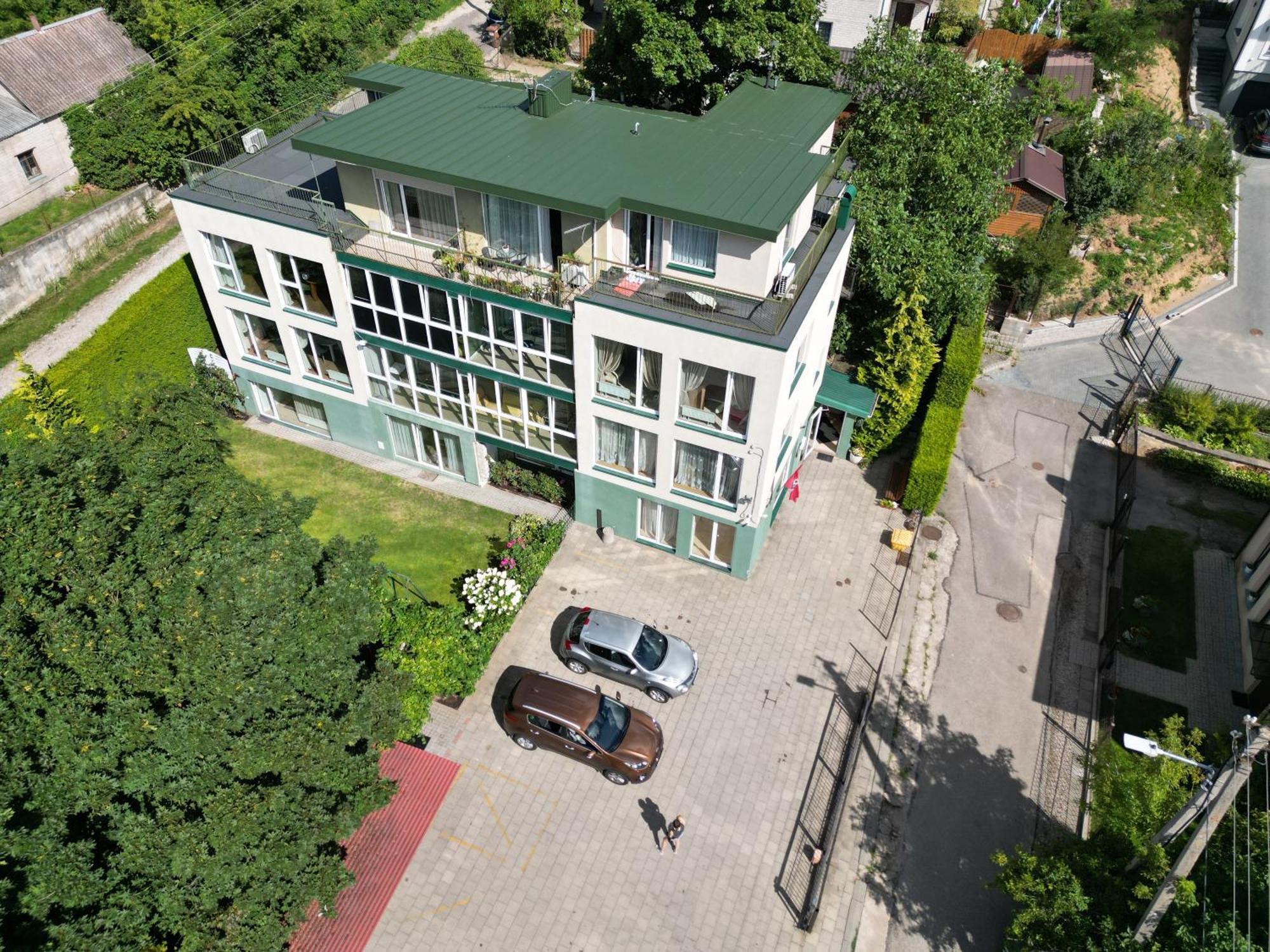 Cozy Garden Free Parking Apartment Vilnius Bagian luar foto